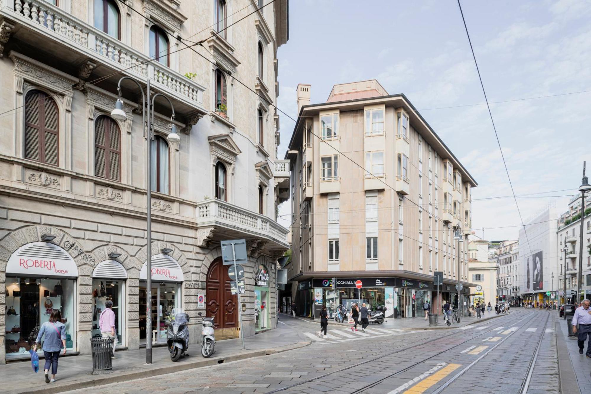 Appartement Easylife - Accogliente Monolocale In Via Torino, Posizione Perfetta Per Scoprire La Citta à Milan Extérieur photo