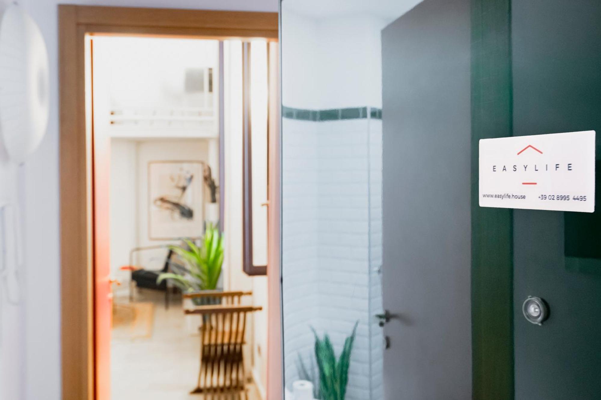 Appartement Easylife - Accogliente Monolocale In Via Torino, Posizione Perfetta Per Scoprire La Citta à Milan Extérieur photo